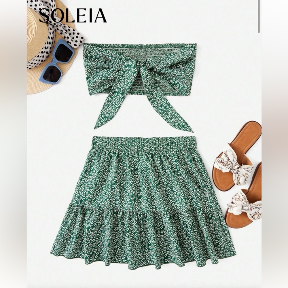 SHEIN Soleia Green and White Ditsy Floral Print Knot Crop Top w/ Skirt
